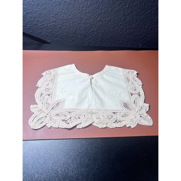 Vintage Eyelet Lace Collar Bib Beige Embroidered Crocheted Cotton Linen Floral - Picture 1 of 9